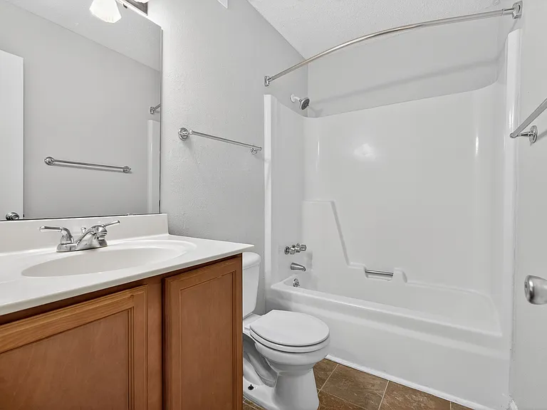 North Bluff Apartments — Photo 39