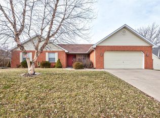 213 Bourdelais Dr, Swansea, IL