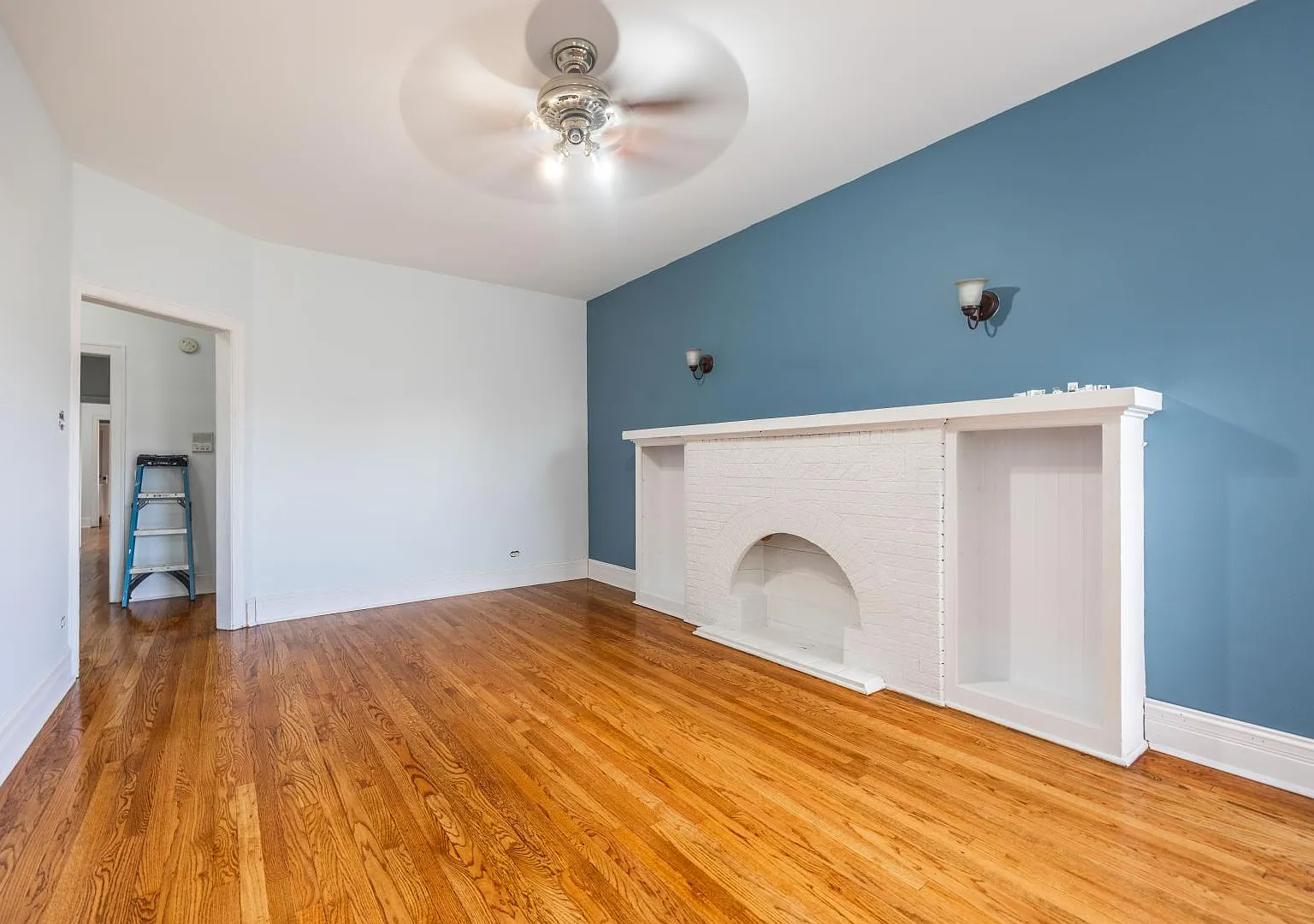3 bed, $2,400 — Photo 1