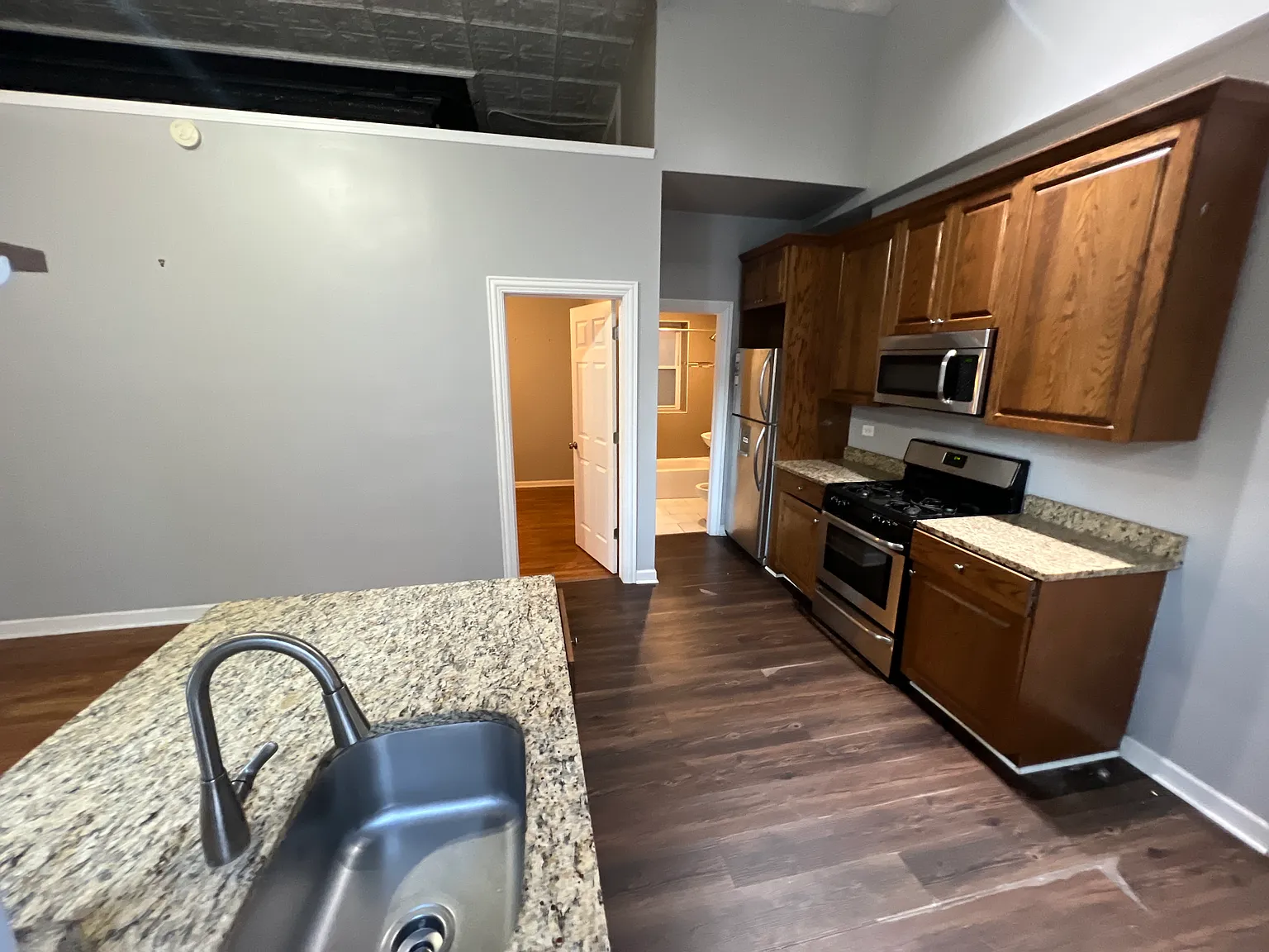 2 bed, 800 sqft, $1,795 — Photo 3