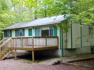 2213 Lehigh Dr, Pocono Lake, PA
