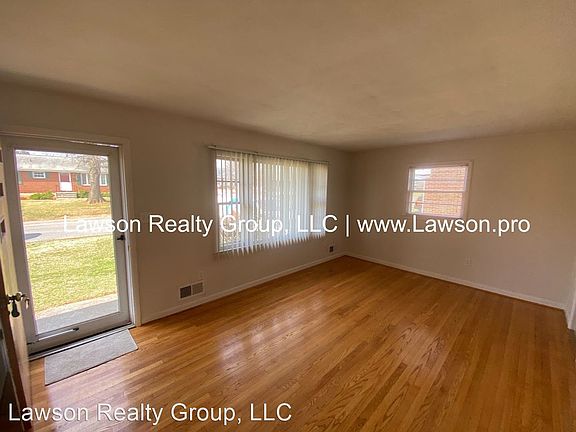 4th image of 810 Fairhurst Dr