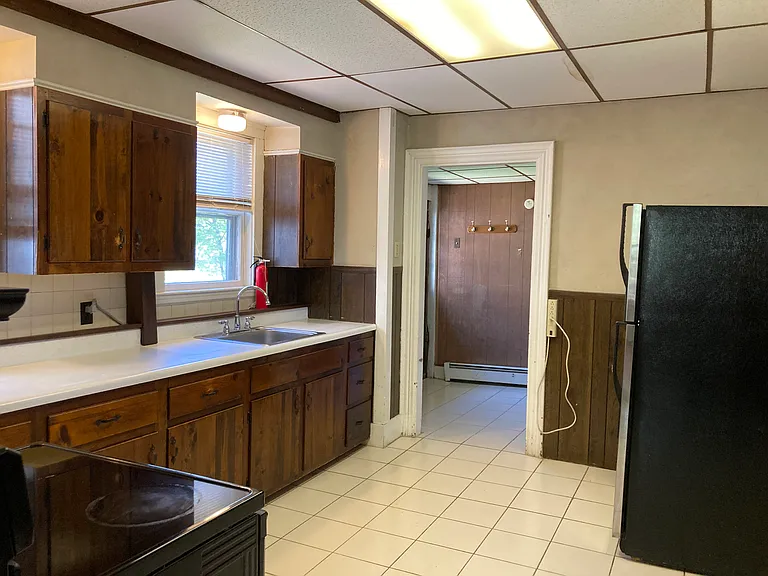 75 Dean Ave — Photo 6