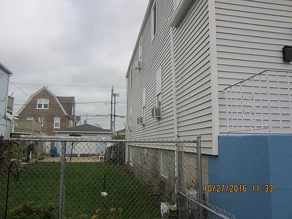 4th image of 10339 S Hoxie Ave