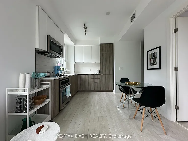 223 Saint Clair Ave W #215 — Photo 30