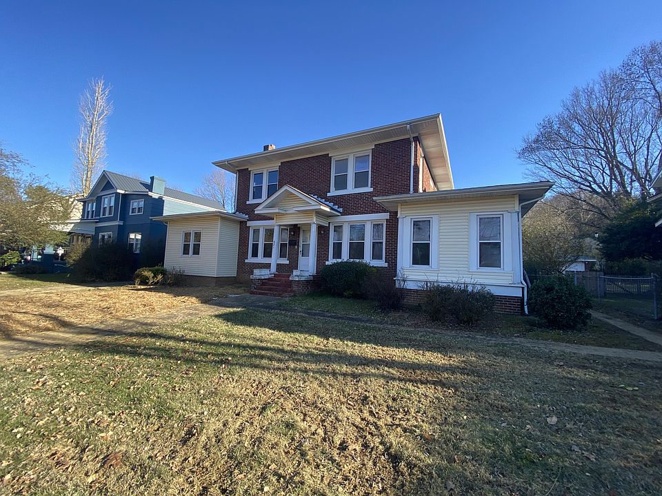 1st image of 821 Pine St W