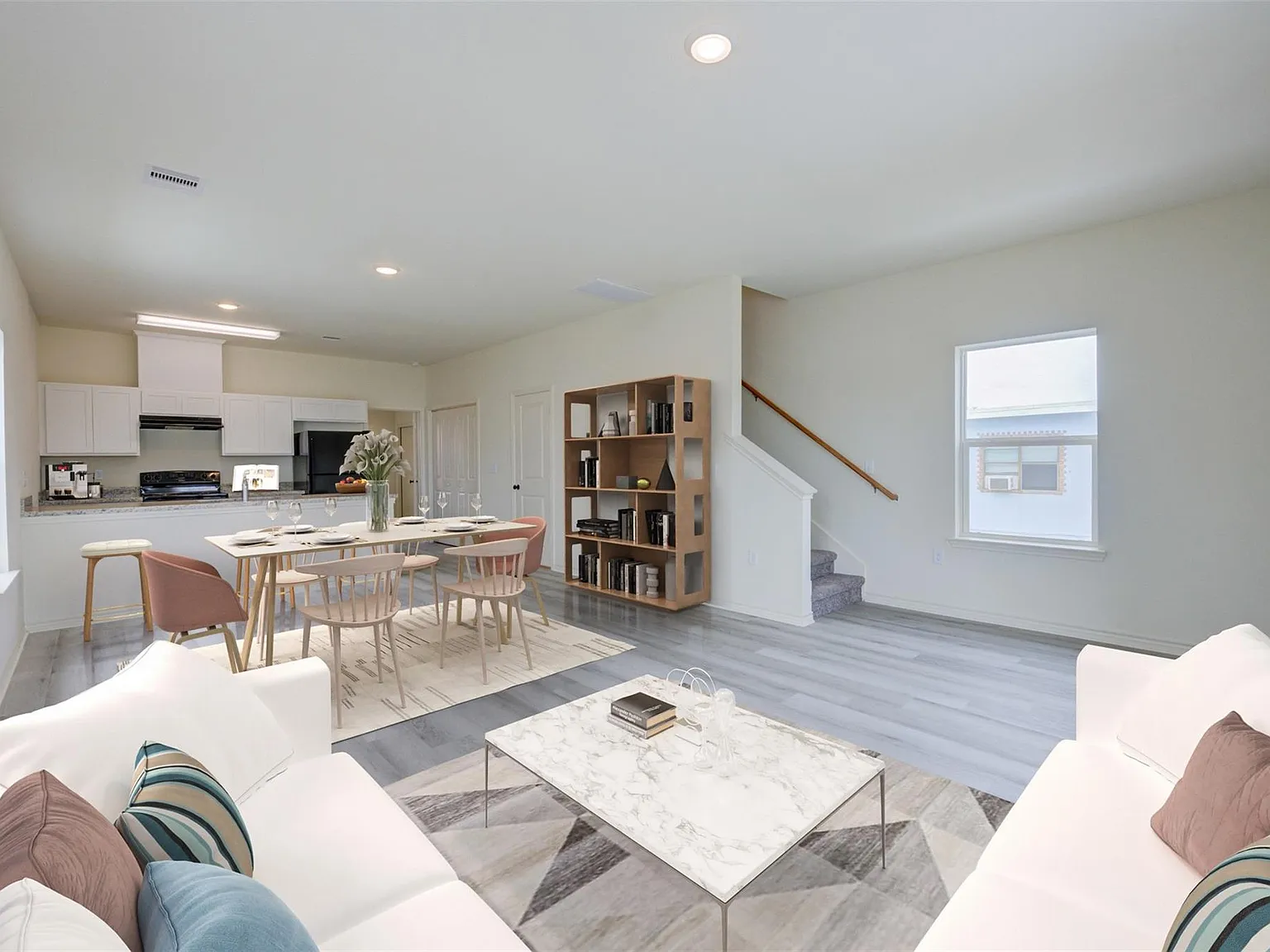 4 bed, 2.5 bath, 1552 sqft, $2,494 — Photo 2