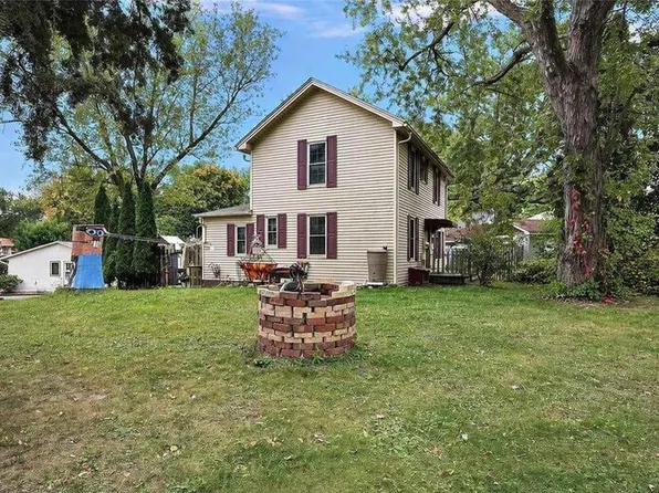 1409 Hillsboro Ave N, Golden Valley, MN 55427