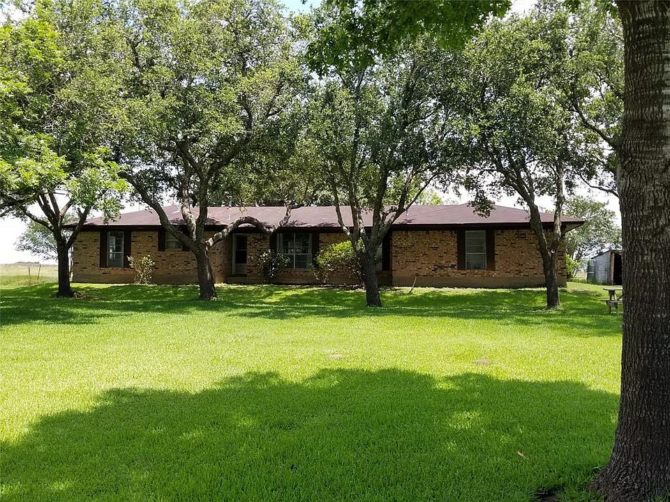 1325 River Valley Dr Wharton Tx 77488 Zillow