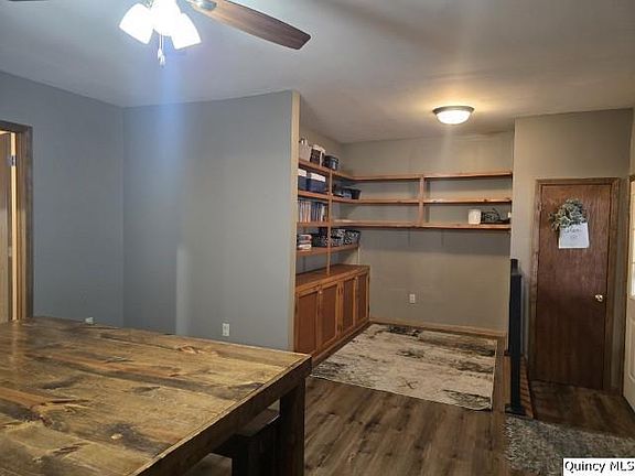 3rd image of 710 Country Ln