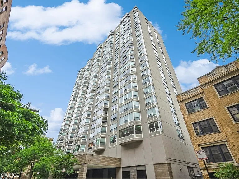 720 W Gordon Ter #18E — Photo 1
