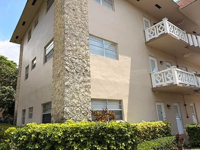 2 bed, 2.0 bath, 944 sqft, $2,000 — Photo 4