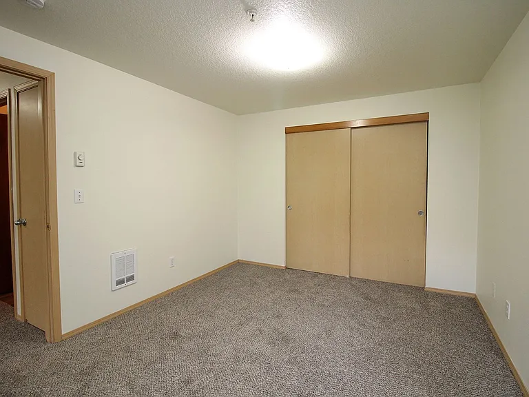 11710 - 11712 SE Powell — Photo 38