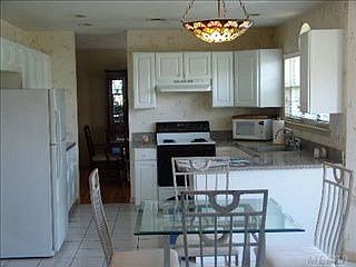 2nd image of 8 Laura Ct
