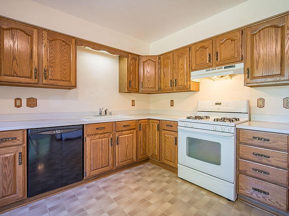 4th image of 4370 S Hillview Dr