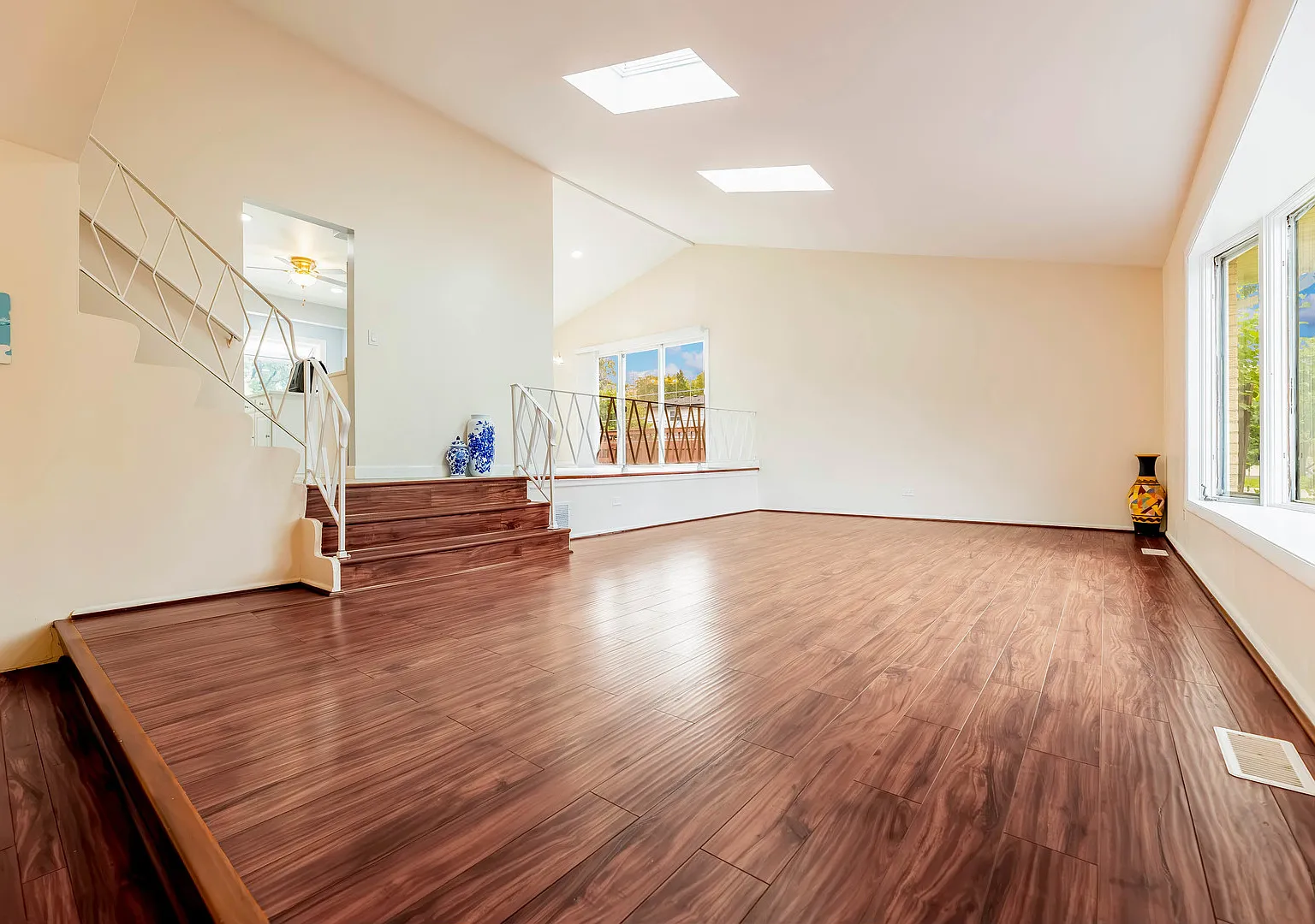 4 bed, 3.0 bath, 2191 sqft, $3,750 — Photo 2