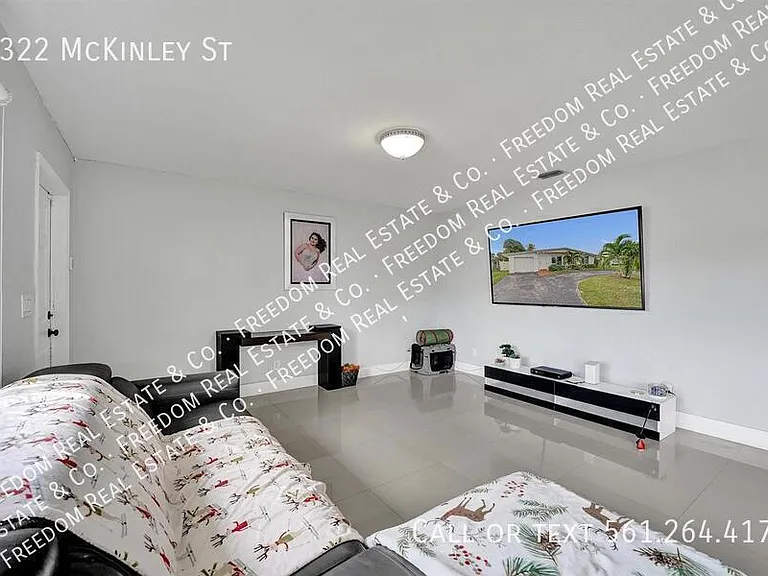 3322 McKinley St — Photo 3