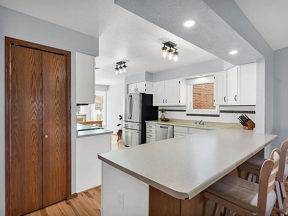 4th image of 29 Frances Pl