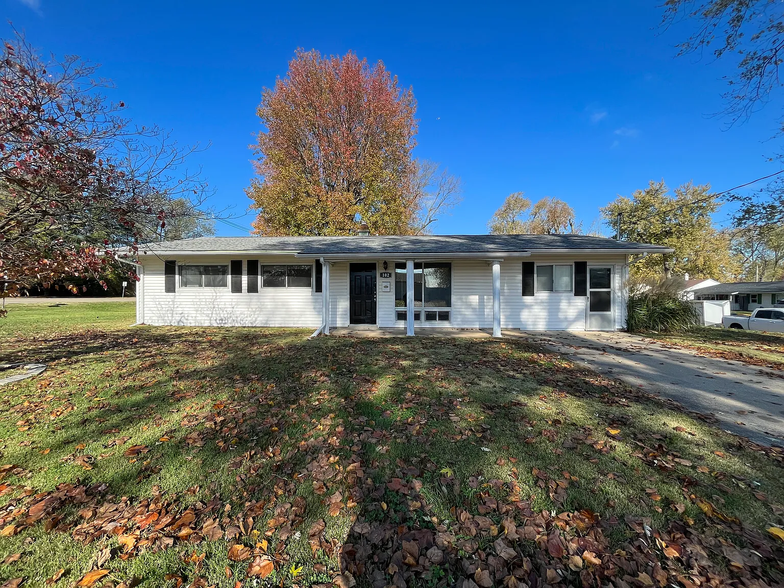 102 Dartmouth Dr photo 1