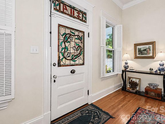 5th image of 804 E Broad St