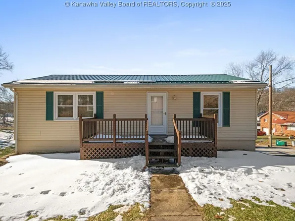 96 Orchard Dr, Nitro, WV 25143