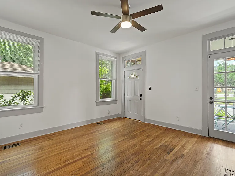 902 E Bolton St #A — Photo 11