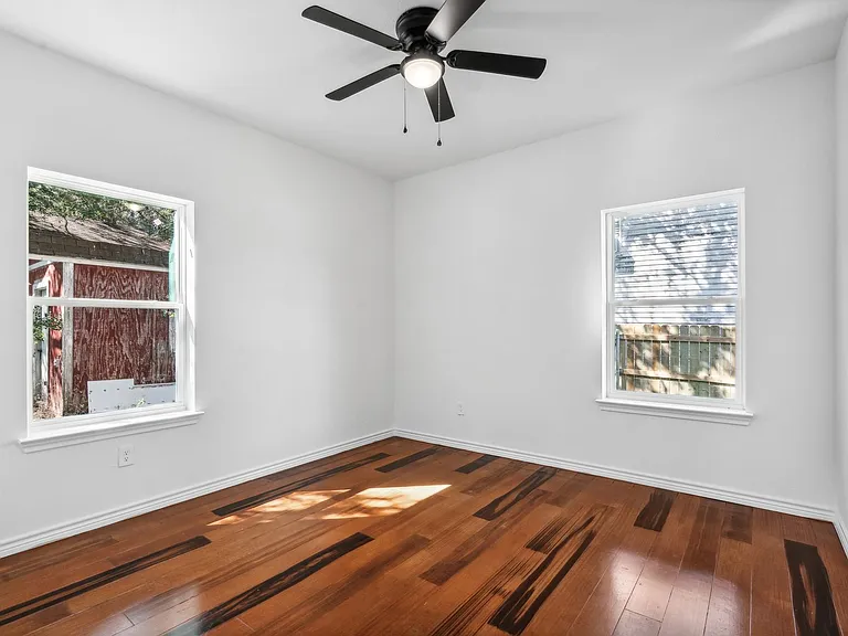 5726 Barkridge Dr — Photo 22