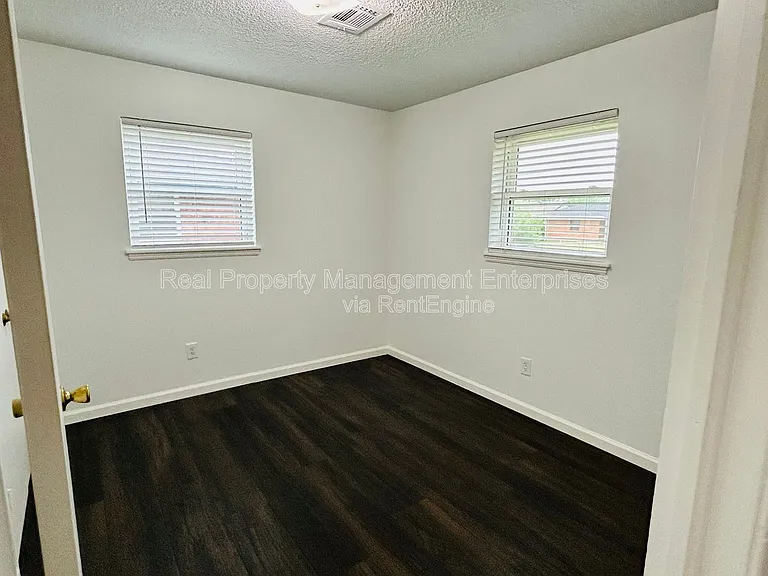 633 Lotus Ave — Photo 14