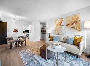 975 Broadway E #313, Vancouver, BC V5Z1K3