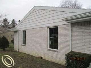 3rd image of 5198 Woodcliff Dr