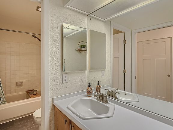 5th image of 7517 Zircon Dr SW #1