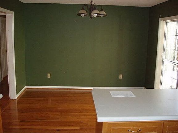 4th image of 123 Evans Trl