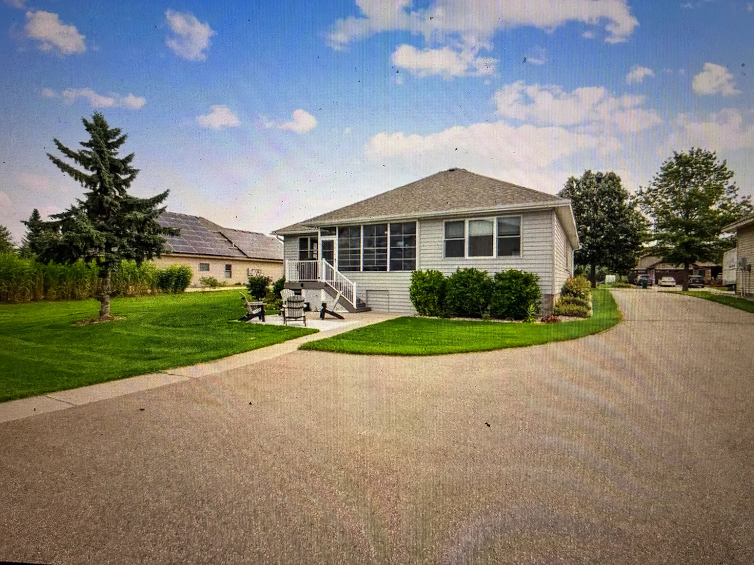 3 bed, 1873 sqft, $2,275 — Photo 4
