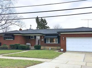 27440 Santa Ana Dr, Warren, MI 48093