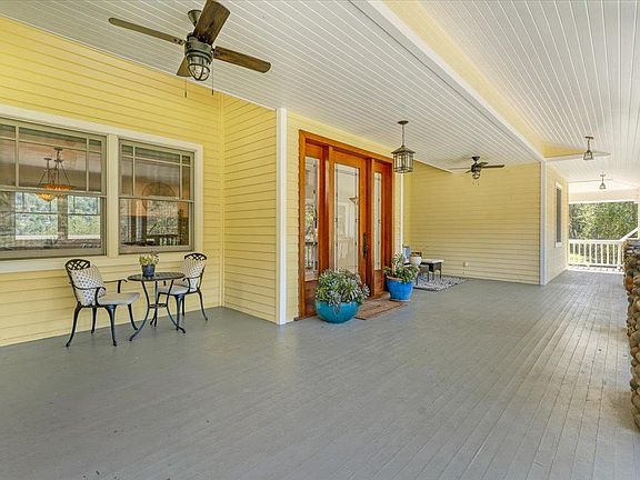 3rd image of 18101 Idylwild Rd