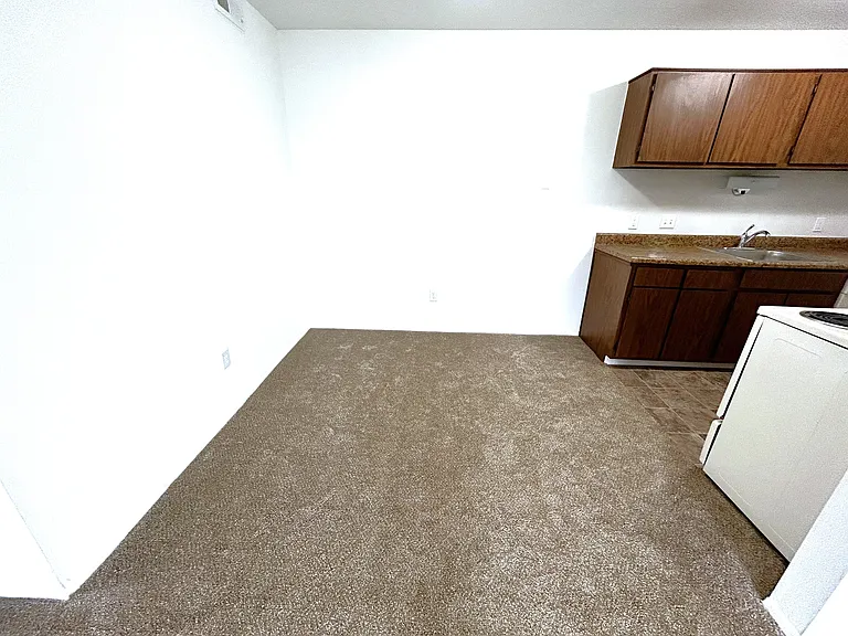 Charter Oaks Apartments — Photo 247