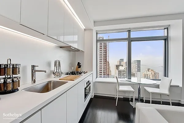 Rented by Sotheby's International Realty | media 31