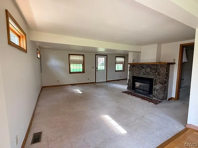 2937 Hamlin Ave — Photo 6