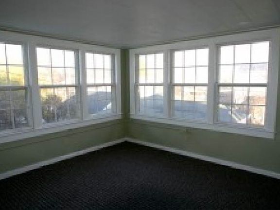 NE Bedroom 11'x12'