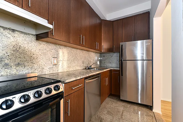 Rented by AZ REALTY NYC LLC | media 9