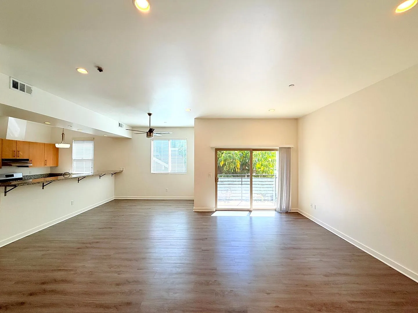 6428 Woodley Avenue — Photo 3