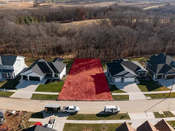 1216 Tamarack Trl, Iowa City, IA 52245