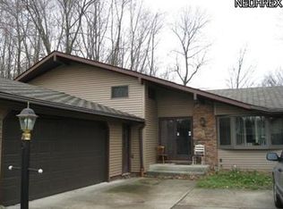 5868 Dorothy Dr, North Olmsted, OH 44070