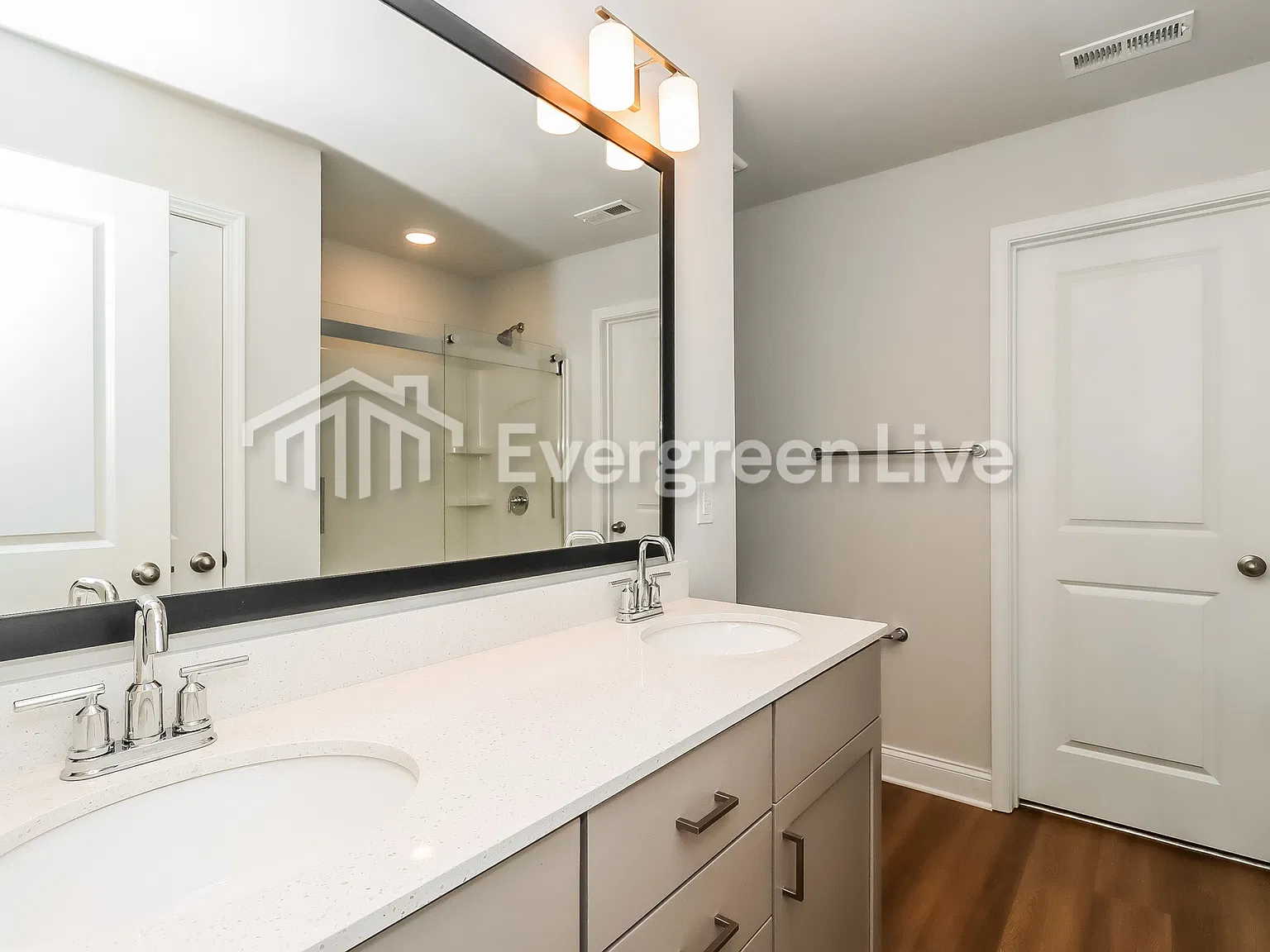 3 bed, 2.0 bath, 1779 sqft, $1,895 — Photo 2