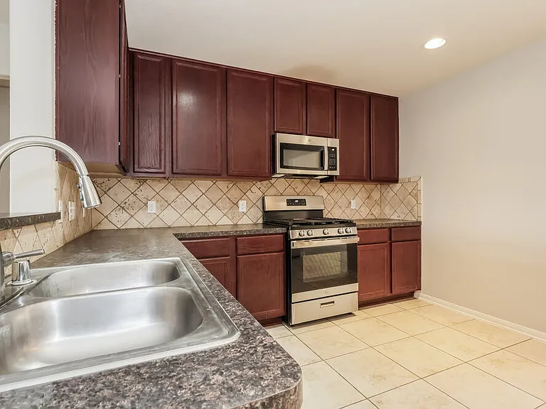 9962 Chimney Swift Ln — Photo 8