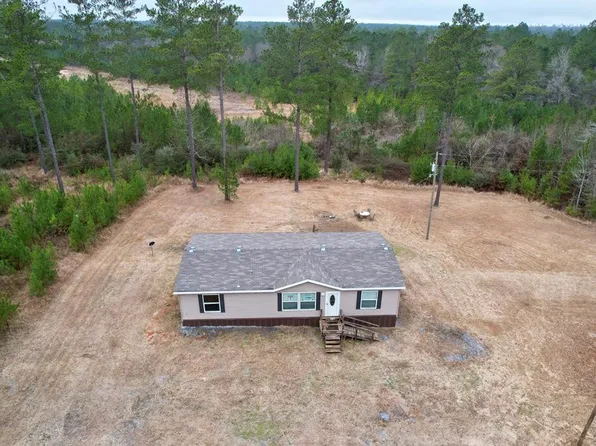 106 Red Cedar Ln, Lucedale, MS 39452
