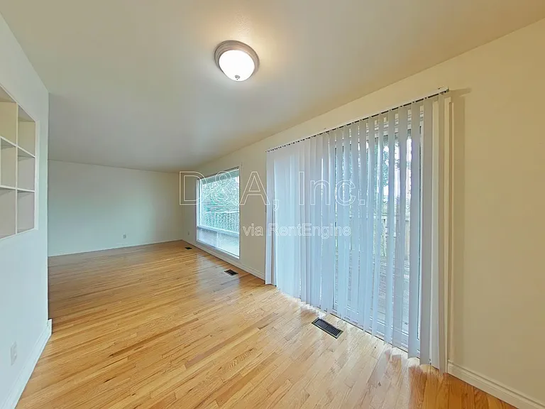 3725 SW Hilltop Dr — Photo 7