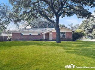 600 Martin Ln, Euless, TX 76040
