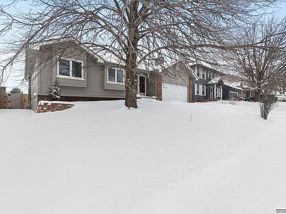 3rd image of 10628 Nebraska Ave