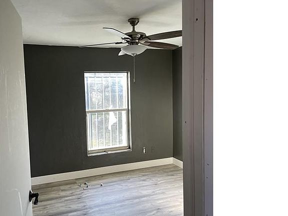 3rd image of 2154 Highland Ave